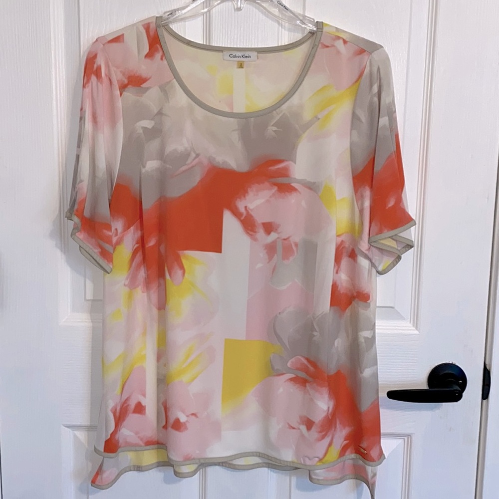 Ladies Top, Calvin Klein Size 1X, multi colored tunic , in EUC never worn